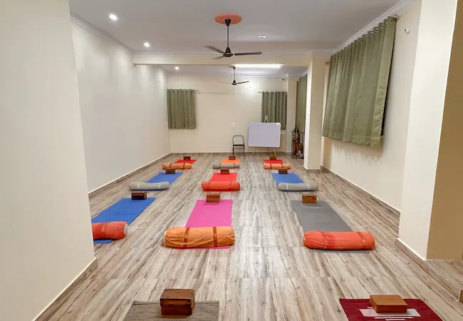yogahall2 2tn new