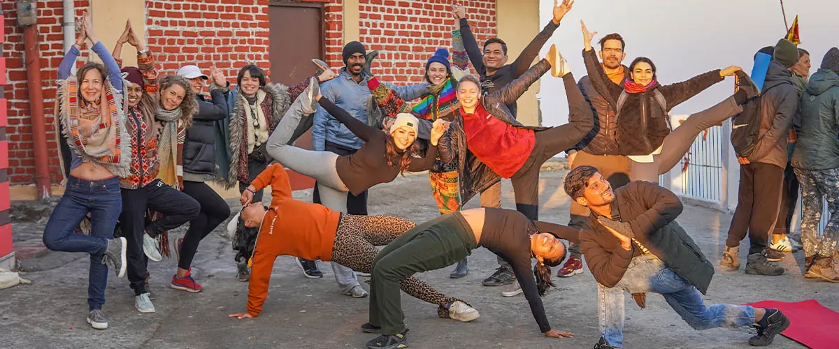 yoga retreat in rishikesh kunjapuritemple