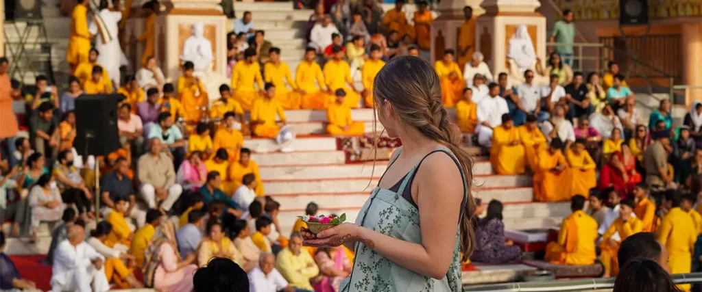 yoga retreat in rishikesh parmarthaarti